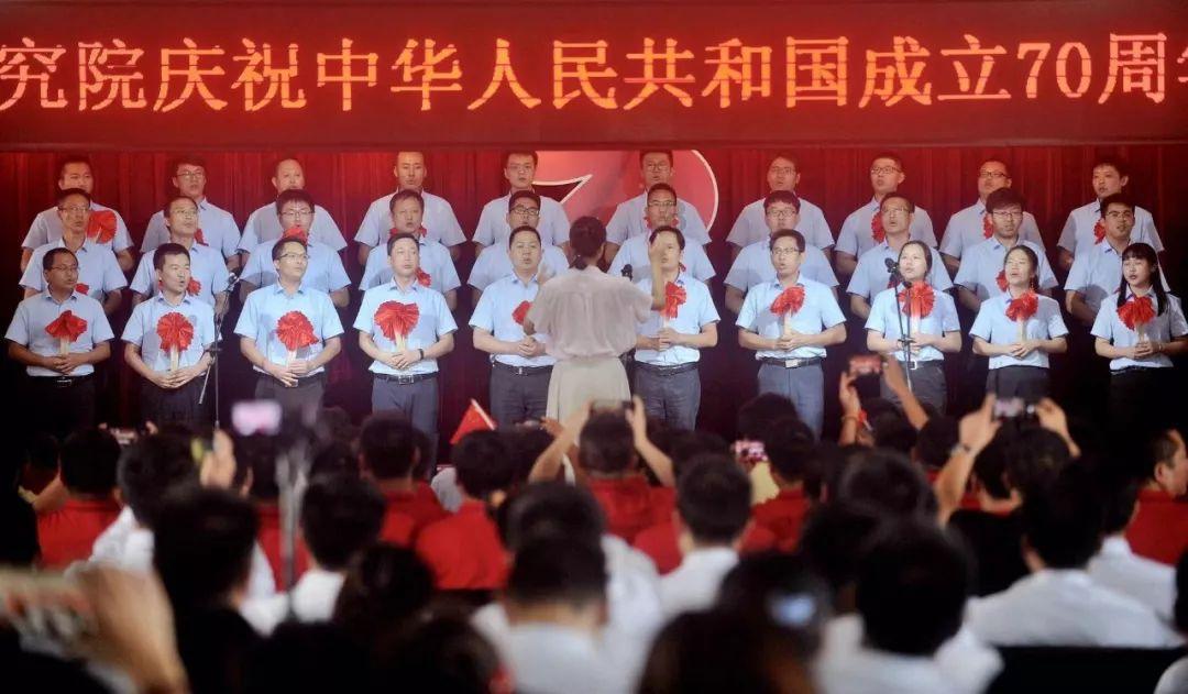 茂密丛林逃生